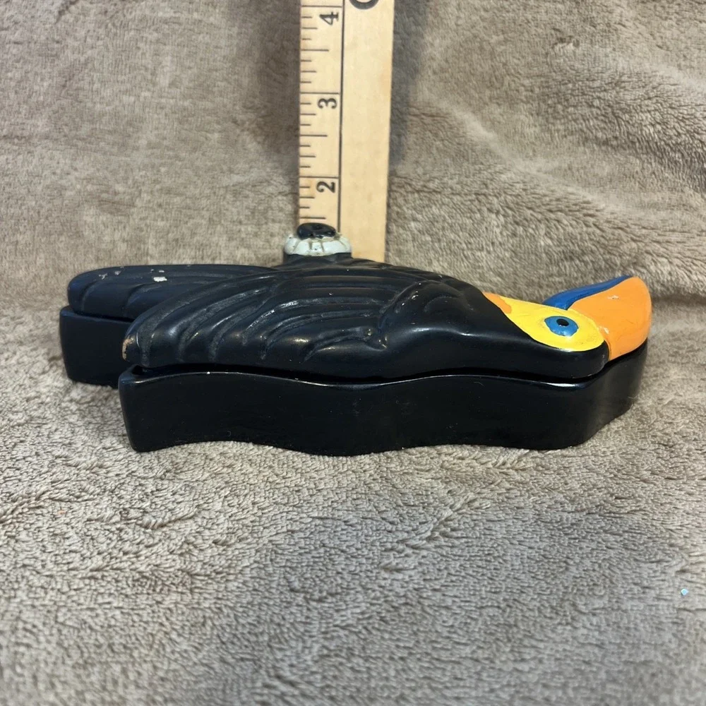 Vintage 80s Toucan Handpainted‎ Wooden Trinket Box Lucid Lines Sticker